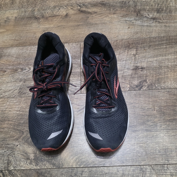 Brooks Adrenaline Black and Red Sneaker Men Size 11.5 - Picture 8 of 15